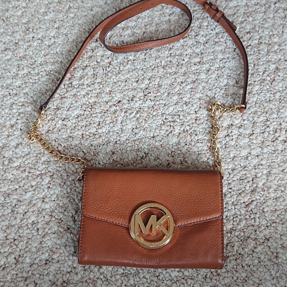 Michael Michael Kors wallet on chain crossbody bag